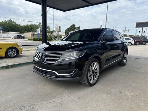 Used 2016 Lincoln MKX Reserve w/ Technology Package AWD/4WD image 4
