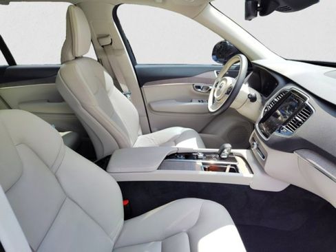 Used 2023 Volvo XC90 B6 Plus w/ Protection Package Premier image 21