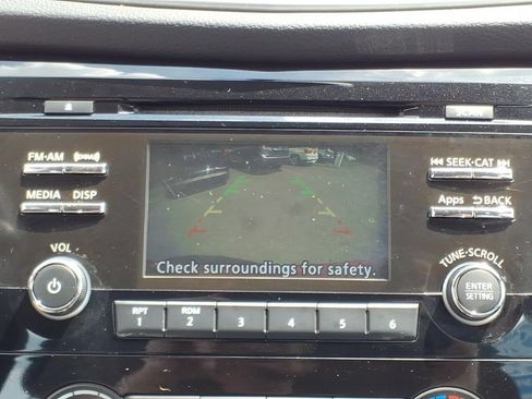 Used 2016 Nissan Rogue S AWD/4WD image 9