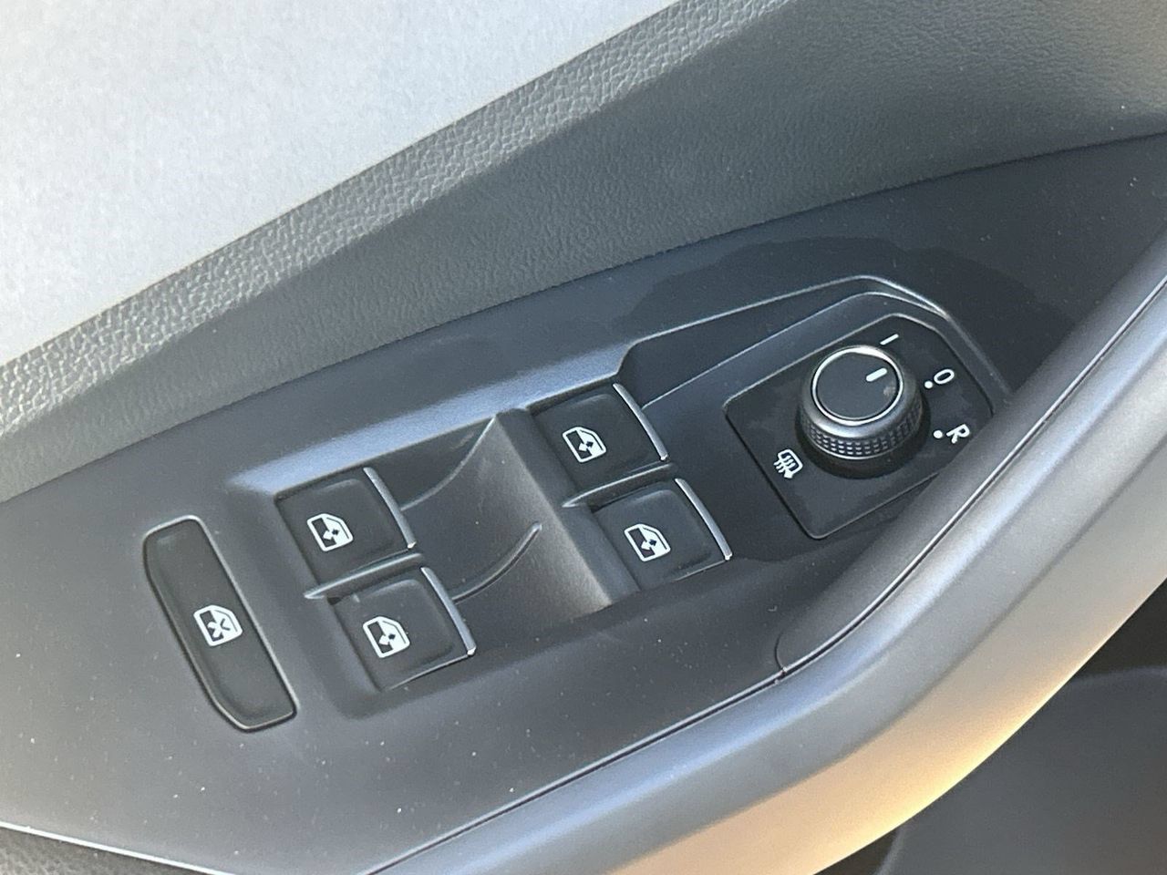 New 2026 Volkswagen Jetta SE FWD image 17