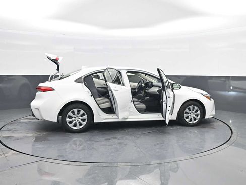 Used 2024 Toyota Corolla LE image 42