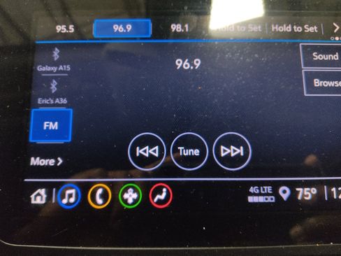 Used 2021 Chevrolet Malibu LT FWD image 25