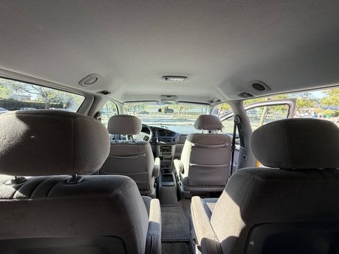 Used 2002 Toyota Sienna XLE FWD image 12