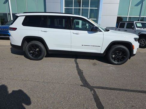 Certified 2024 Jeep Grand Cherokee L Laredo AWD/4WD image 4