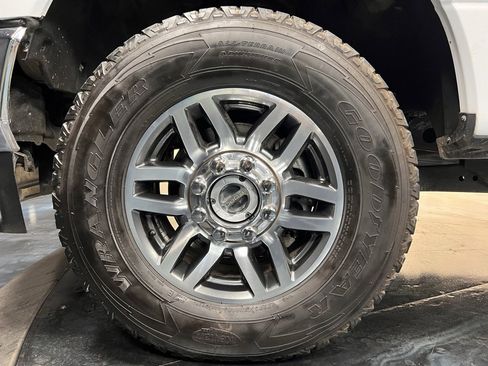 Used 2022 Ford F250 XLT w/ XLT Premium Package image 24