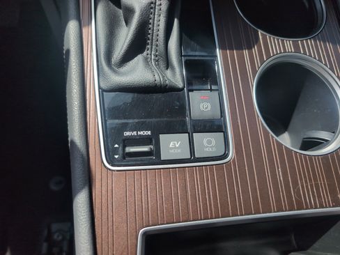 Used 2023 Toyota Sienna LE image 37