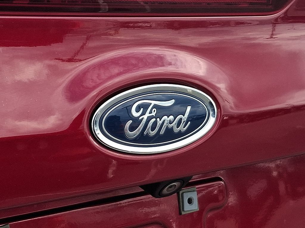 Used 2016 Ford Focus Titanium w/ Exterior Protection Package FWD image 30