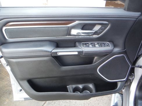 Used 2022 RAM 1500 Laramie AWD/4WD image 37