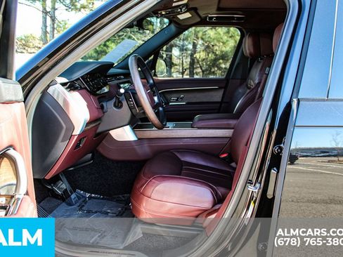 Used 2025 Land Rover Range Rover Autobiography image 12