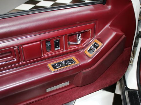 Used 1988 Cadillac Eldorado Coupe FWD image 46