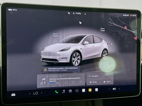 Used 2022 Tesla Model Y Long Range image 19