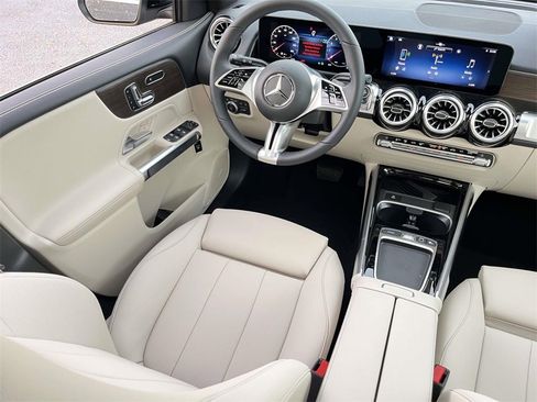 New 2026 Mercedes-Benz GLB 250 4MATIC image 26