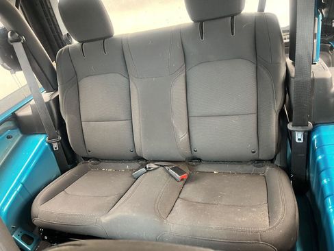 Used 2019 Jeep Wrangler Sport AWD/4WD image 12