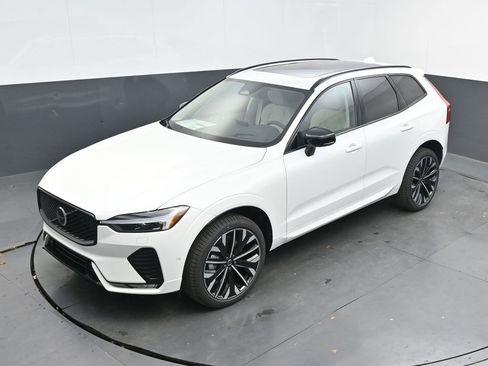 New 2026 Volvo XC60 B5 Ultra w/ Climate Package AWD/4WD image 23