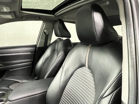 Used 2023 Toyota Camry SE image 17