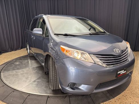 Used 2016 Toyota Sienna LE FWD image 8