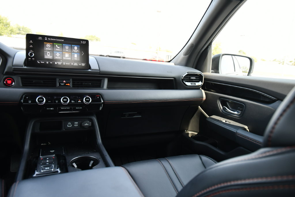 Used 2025 Honda Pilot TrailSport image 24