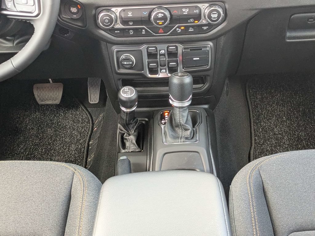 New 2026 Jeep Gladiator Sport AWD/4WD image 19
