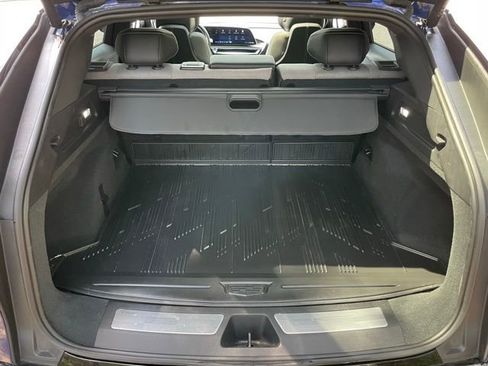 Used 2024 Cadillac Lyriq Tech RWD image 17