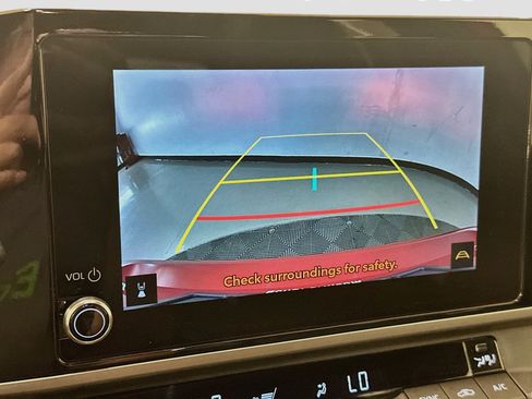 Used 2025 Toyota Camry SE FWD image 23