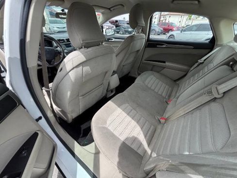 Used 2017 Ford Fusion SE image 13