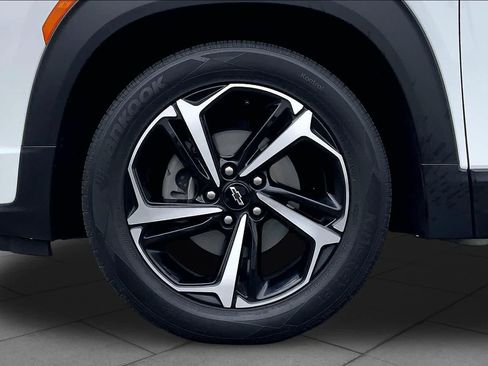 Used 2021 Chevrolet TrailBlazer RS w/ Technology Package FWD image 10