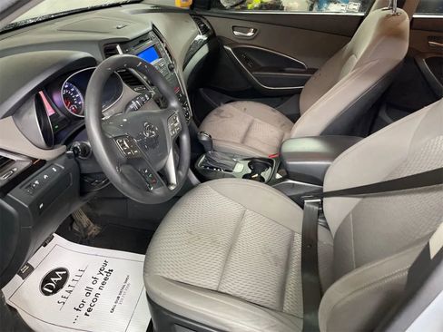 Used 2013 Hyundai Santa Fe GLS image 5