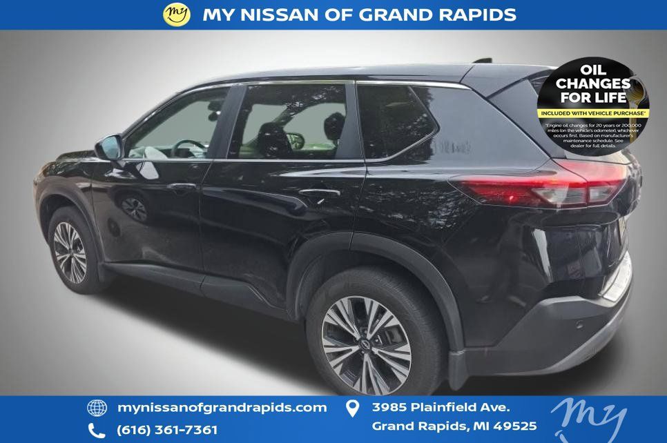 Used 2023 Nissan Rogue SV AWD/4WD image 3