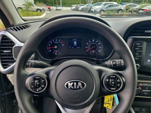 Used 2020 Kia Soul LX FWD image 24