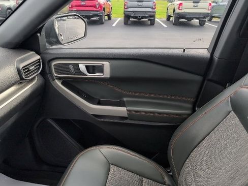 Used 2022 Ford Explorer Timberline image 11