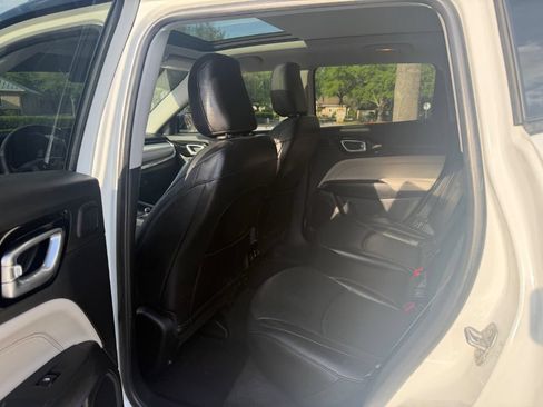 Used 2022 Jeep Compass Limited w/ Elite Group AWD/4WD image 14