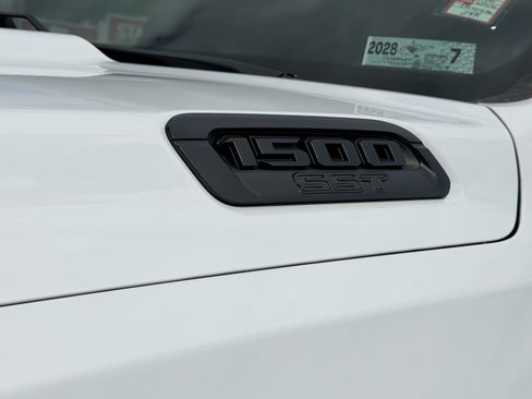 Used 2025 RAM 1500 Warlock AWD/4WD image 10
