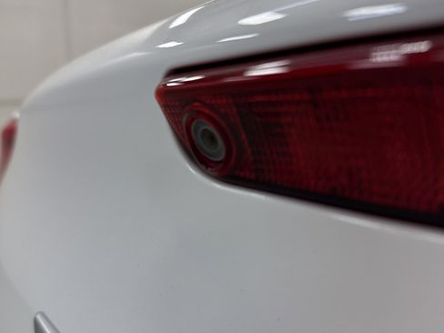 Used 2019 Chrysler 300 Limited image 25