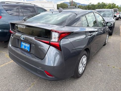 Used 2022 Toyota Prius LE FWD image 2