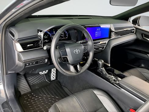 Used 2025 Toyota Camry XSE FWD image 14