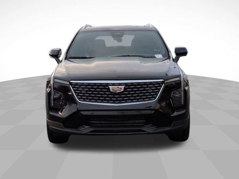 New 2025 Cadillac XT4 Premium Luxury image 2