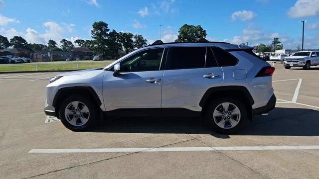 Used 2022 Toyota RAV4 XLE w/ Convenience Package AWD/4WD image 5