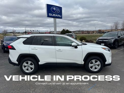 Used 2020 Toyota RAV4 XLE w/ XLE Grade Weather Package image 2