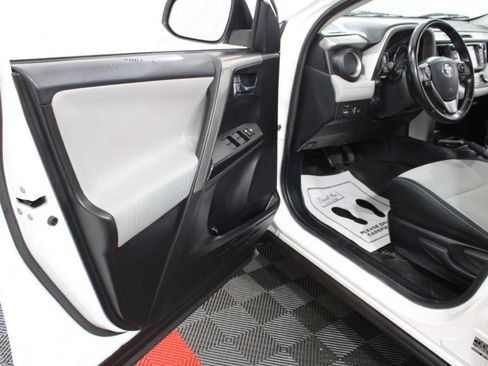 Used 2016 Toyota RAV4 XLE w/ Convenience Package AWD/4WD image 15
