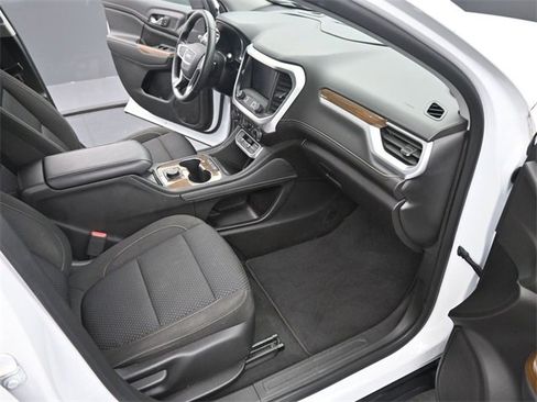 Used 2023 GMC Acadia SLE image 19