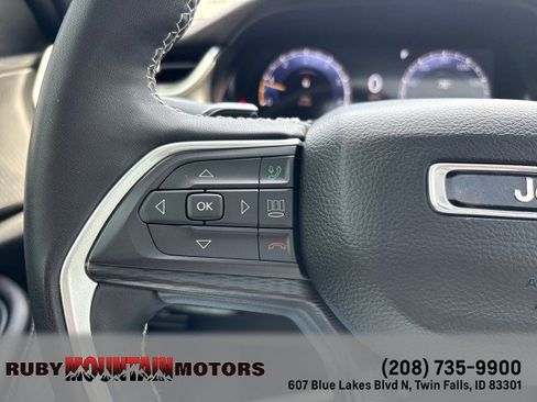 Used 2024 Jeep Grand Cherokee Laredo X w/ Luxury Tech Group I AWD/4WD image 15