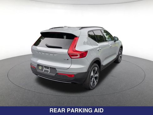 Used 2024 Volvo XC40 B5 Core AWD/4WD image 6