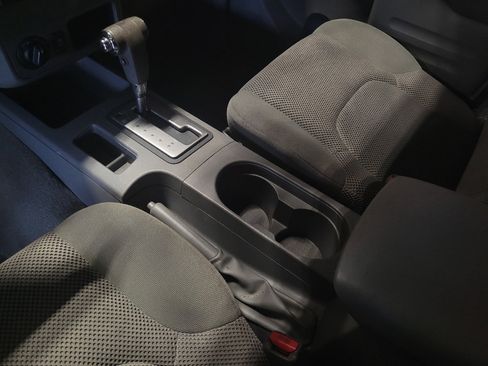 Used 2016 Nissan Frontier SV image 26