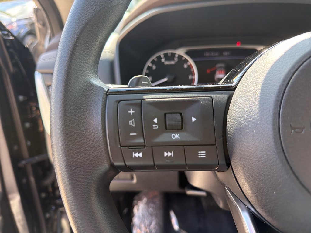 Certified 2023 Nissan Rogue SV FWD image 22