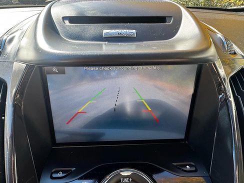 Used 2013 Ford C-MAX SEL image 17