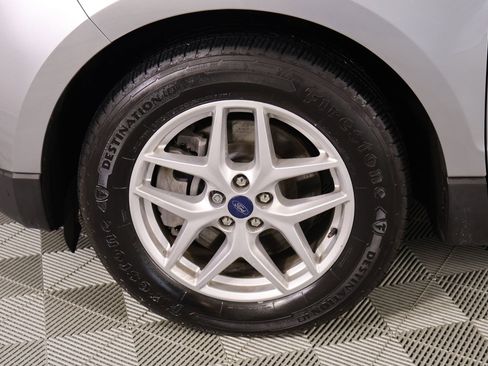 Used 2022 Ford Edge SE image 16