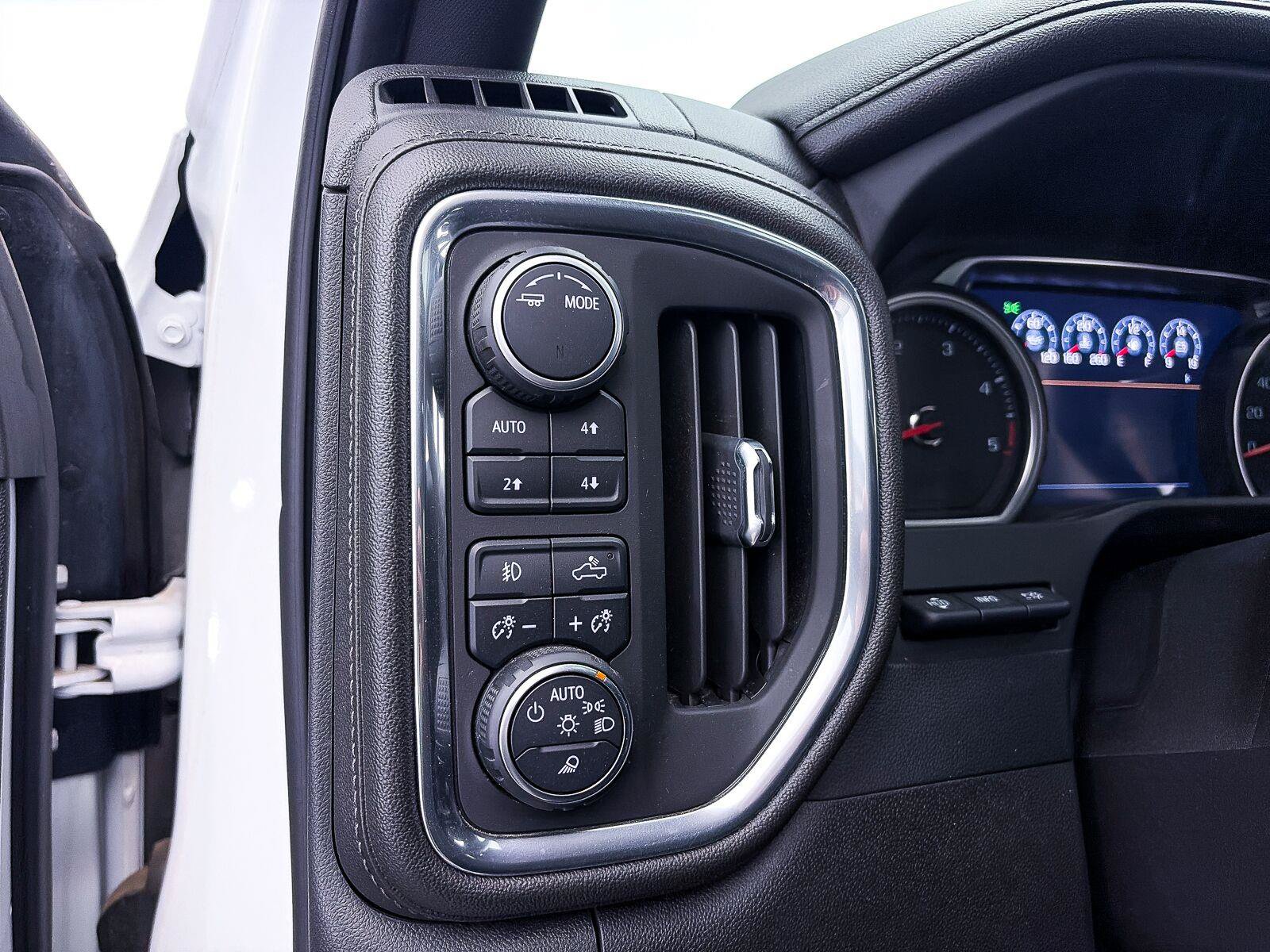 Used 2022 Chevrolet Silverado 2500 High Country w/ Z71 Off-Road Package AWD/4WD image 7