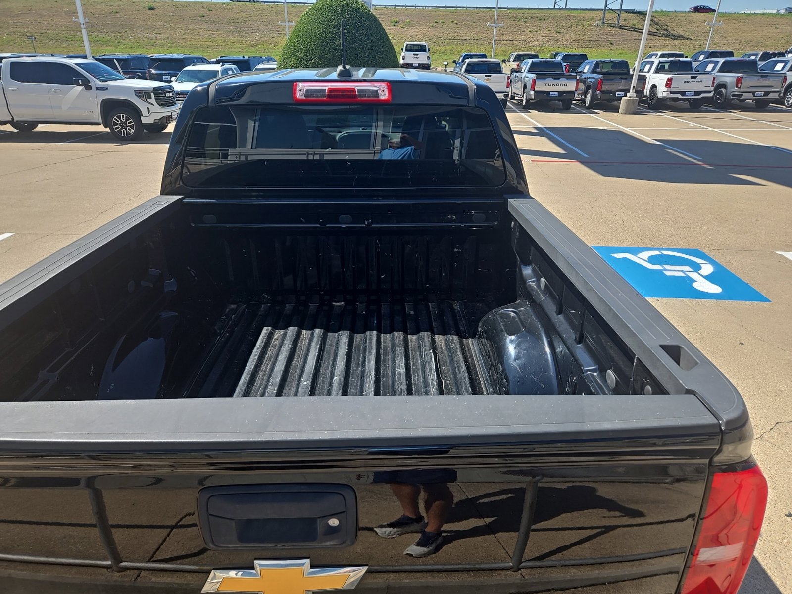 Used 2018 Chevrolet Colorado W/T w/ WT Convenience Package RWD image 6