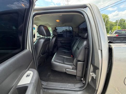 Used 2008 GMC Sierra 3500 SLE w/ Convenience Package AWD/4WD image 5