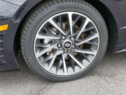 Used 2023 Hyundai Sonata Limited image 9